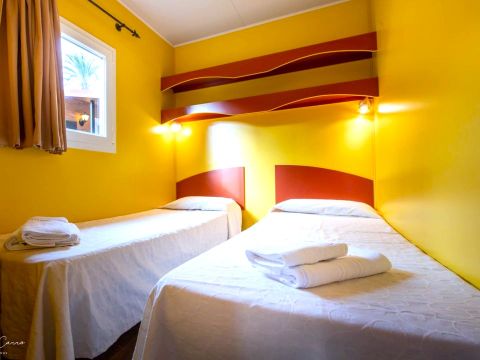 BUNGALOW 6 personnes - S-700