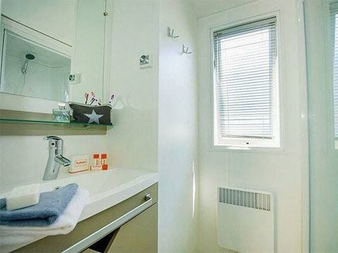 BUNGALOW 6 personnes - Mobil-home | Comfort | 3 Ch. | 6 Pers. | Terrasse simple | Clim.