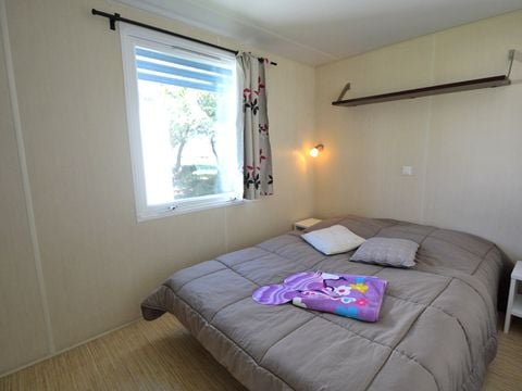 MOBILHOME 4 personnes - 4 places 2 chambres TV, Clim