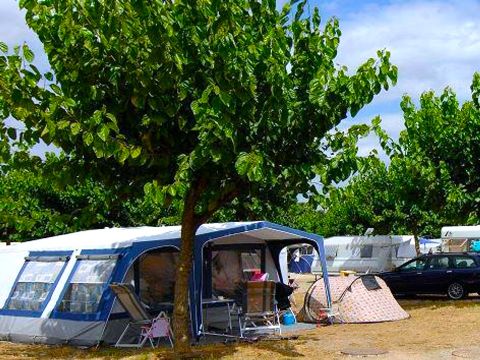 Emplacement - EMPLACEMENT plus 6 pers