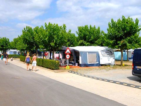 Emplacement - EMPLACEMENT plus 6 pers