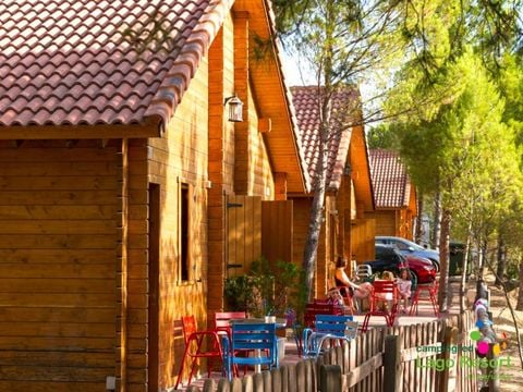 BUNGALOW 5 personnes - MONASTERIO DE PIEDRA