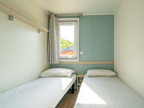 MOBILHOME 4 personnes - Mobil-home | Comfort | 2 Ch. | 4 Pers. | Terrasse surélevée | Clim. MOBILHOME 4 personnes - Mobil-home | Comfort | 2 Ch. | 4 Pers. | Terrasse surélevée | Clim.