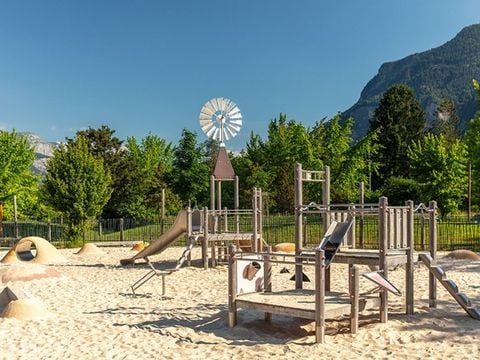 Flower Camping Les Iles - Camping Haute-Savoie