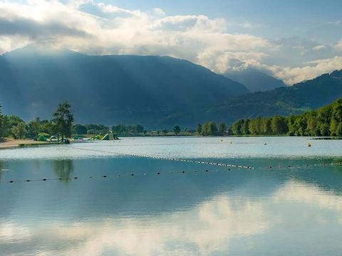 Flower Camping Les Iles - Camping Haute-Savoie - Image N°2