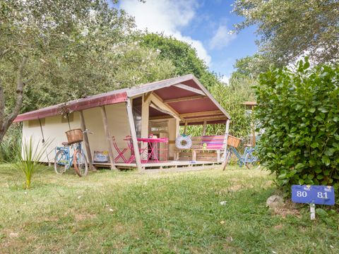 TENTE TOILE ET BOIS 4 personnes - Freeflower Standard 28m² (2 chambres) + terrasse couverte 8m²- sans sanitaires et sans salle de bain | 4 personnes