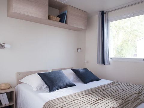 MOBILHOME 5 personnes - remium 30m² (2 chambres) + terrasse couverte 10m² + draps + serviettes + LV + TV 4/5 pers.