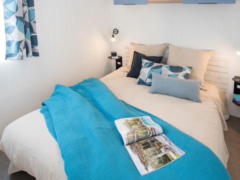 MOBILHOME 6 personnes - Premium 30m² (3 chambres) + terrasse 15m² + draps + serviettes + LV + TV 6 pers.