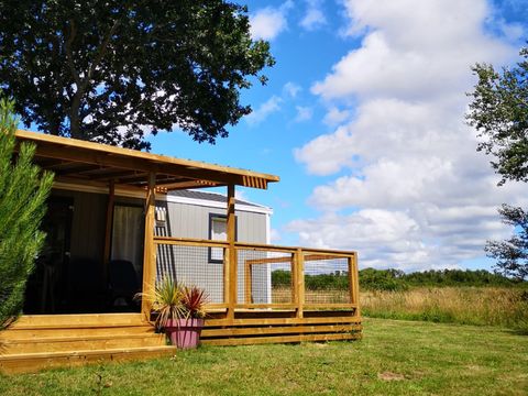 MOBILHOME 6 personnes - Premium 30m² (3 chambres) + terrasse 15m² + draps + serviettes + LV + TV 6 pers.