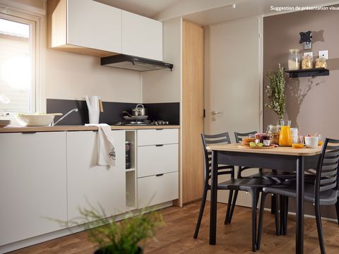 MOBILHOME 6 personnes -    	 Homeflower premium 35m² (3 chambres) + CLIM + terrasse semi-couverte + TV + draps + serviettes | 6 personnes