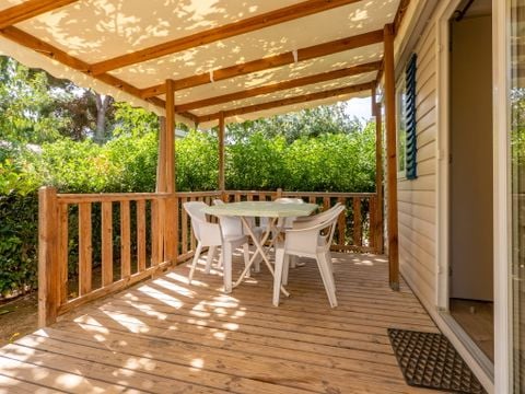 MOBILHOME 4 personnes - Comfort | 2 Chambres | Capacité 4 personnes | Terrasse semi couverte | 1 Salle de bain | Climatisation
