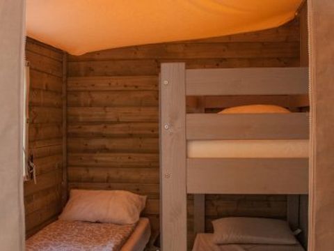MOBILHOME 5 personnes - Lodge SAHARI 24m² - 2 chambres - terrasse 10m² (avec sanitaires)