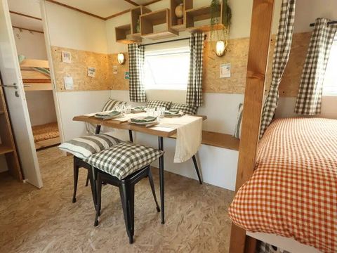 Tente en toile et en bois 4 personnes - Coco Sweet | 2 Ch. | 4 Pers. | Terrasse surélevée | 1 SDB | Clim. | TV