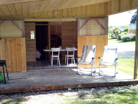 CHALET 4 personnes - Cabane Lodge 35 m² sur plancher bois (35 m² avec terrasse)