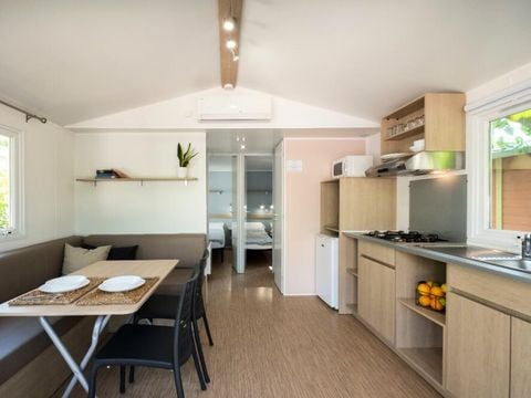 BUNGALOW 5 personnes - Bungalow 3 Pièces 4/5 Personnes Climatisé + TV (4 adultes + 1 bébé - 2 ans)