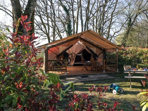 TENTE TOILE ET BOIS 5 personnes - LODGE VICTORIA sans sanitaires
