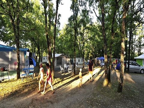 Camping Le Picouty Camping Le Picouty - Camping Lot - Image N°36