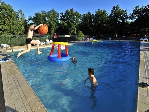 Camping Le Picouty Camping Le Picouty - Camping Lot - Image N°2