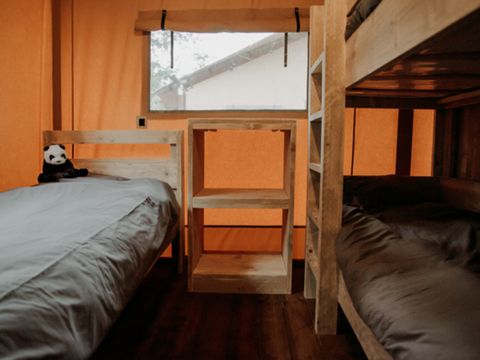 Tente en toile et en bois 5 personnes - Tente Ciela Nature Lodge - 2 chambres - Cuisine équipée – Salle de bain