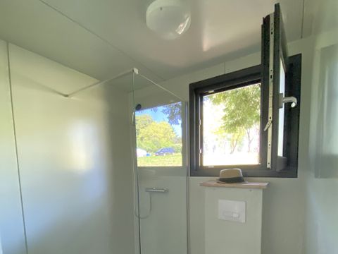 Emplacement - Forfait emplacement Prestige avec sanitaires privés