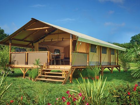 TENTE TOILE ET BOIS 7 personnes - Tente Ciela Nature Lodge - 2 chambres - Cuisine équipée – Salle de bain TENTE TOILE ET BOIS 7 personnes - Tente Ciela Nature Lodge - 2 chambres - Cuisine équipée – Salle de bain