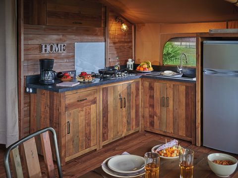 Tente en toile et en bois 7 personnes - Tente Ciela Nature Lodge - 2 chambres - Cuisine équipée – Salle de bain