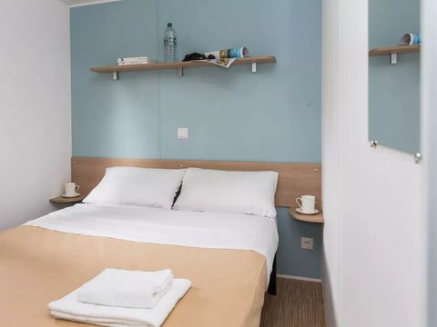 Mobilhome 6 personnes - Standard 32m² - 3 chambres - Terrasse intégrée