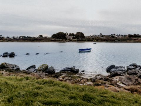 Emplacement - Grand Large pieds dans l'eau