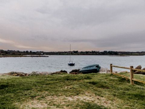 Emplacement - Grand Large pieds dans l'eau