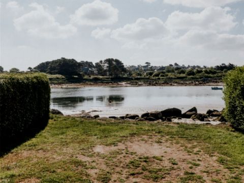 Emplacement - Grand Large pieds dans l'eau