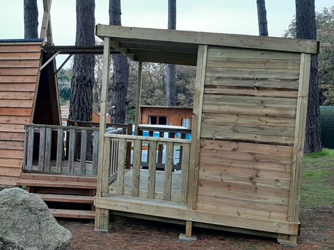 CHALET 2 personnes - SANS SANITAIRES