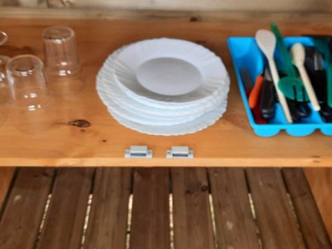 CHALET 2 personnes - SANS SANITAIRES