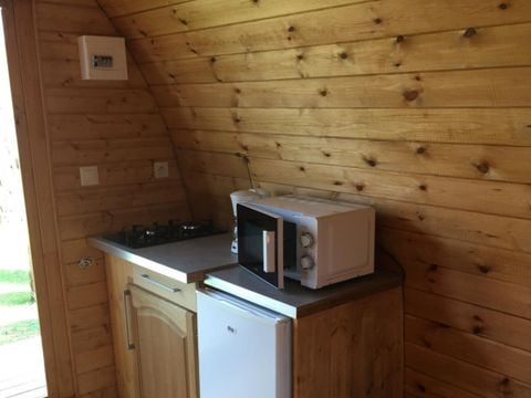BUNGALOW 2 personnes - POD pour couple avec bébé sans sanitaires (Animaux interdits)