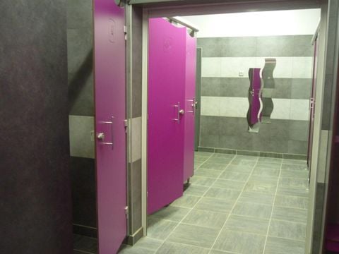 BUNGALOW 4 personnes - POD + chalet cuisine sans sanitaires (Animaux interdits) 2 adultes + 2 enfants