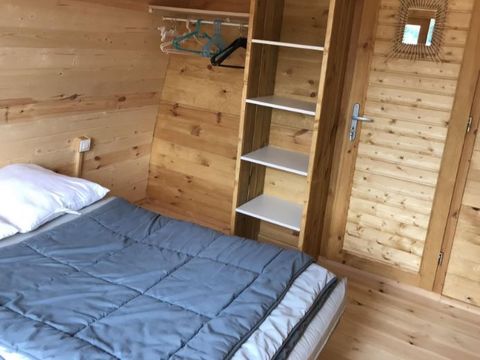 BUNGALOW 4 personnes - POD + chalet cuisine sans sanitaires (Animaux interdits) 2 adultes + 2 enfants