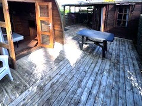 BUNGALOW 4 personnes - POD + chalet cuisine sans sanitaires (Animaux interdits) 2 adultes + 2 enfants