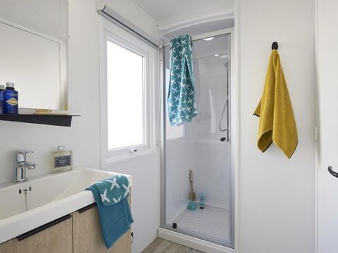 BUNGALOW TOILÉ 4 personnes - Lodge CONFORT TERENEZ  dimanche