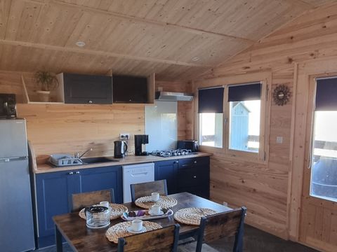 CHALET 5 personnes - 74 Chalet Les Bleuets 40m² Terrasse couverte + télévision + Lave vaisselle 1/5 pers