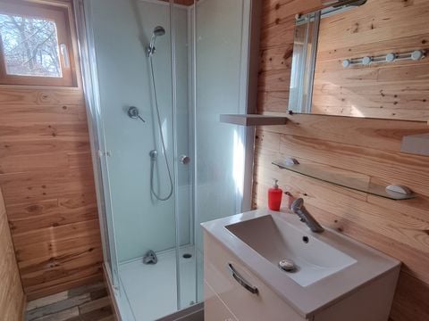 CHALET 5 personnes - 74 Chalet Les Bleuets 40m² Terrasse couverte + télévision + Lave vaisselle 1/5 pers