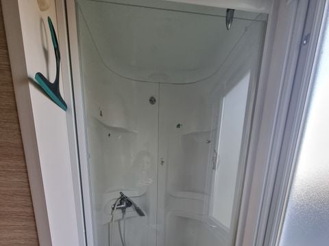 MOBILHOME 6 personnes - 54 Résidence le lys 40m2 (2 salle de bains) +clim + LAVE VAISSELLE+TERRASSE COUVERTE 1/6 pers