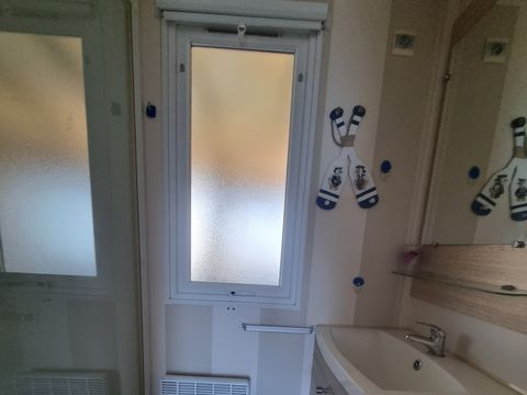 MOBILHOME 6 personnes - 54 Résidence le lys 40m2 (2 salle de bains) +clim + LAVE VAISSELLE+TERRASSE COUVERTE 1/6 pers