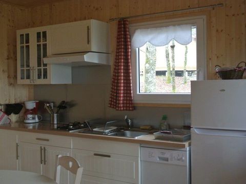 CHALET 5 personnes - Chalet Les Pivoines 40m² + Télévison + Terrasse couverte+ Lave vaisselle
