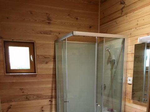 CHALET 4 personnes - 78 Chalet Les Coquelicots 30m² + Terrasse couverte +Télévision 1/4 pers