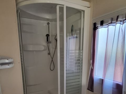 MOBILHOME 6 personnes - 24 Résidence Noisette 32m2 Terrasse Couverte + télevision + Lave vaisselle + climatisation 1/6 pers