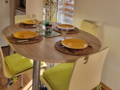 MOBILHOME 4 personnes - 35 Résidence Les Roses 28m2 Terrasse Couverte + Télevision + Cuisine d'été 1/4 pers