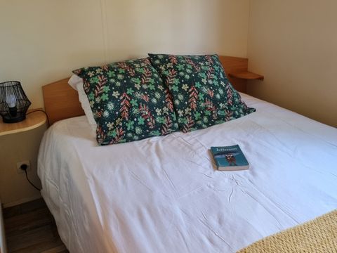 CHALET 2 personnes - 11 Le cabanon cosy "TOI ET MOI "2 pers. une seule chambre télévision et terrasse couverte 2 pers