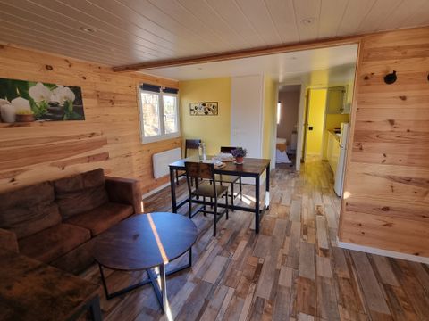 CHALET 2 personnes - 11 Le cabanon cosy "TOI ET MOI "2 pers. une seule chambre télévision et terrasse couverte 2 pers