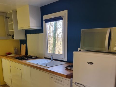 CHALET 2 personnes - 11 Le cabanon cosy "TOI ET MOI "2 pers. une seule chambre télévision et terrasse couverte 2 pers