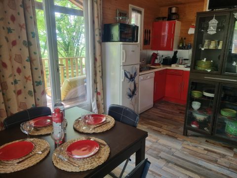 CHALET 5 personnes - 31 Chalet Soleil couchant 35m² + lave vaisselle + Terrasse couverte + Télévision 1/5 pers
