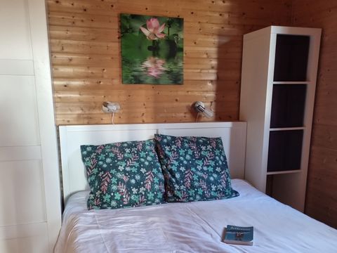 CHALET 5 personnes - 31 Chalet Soleil couchant 35m² + lave vaisselle + Terrasse couverte + Télévision 1/5 pers